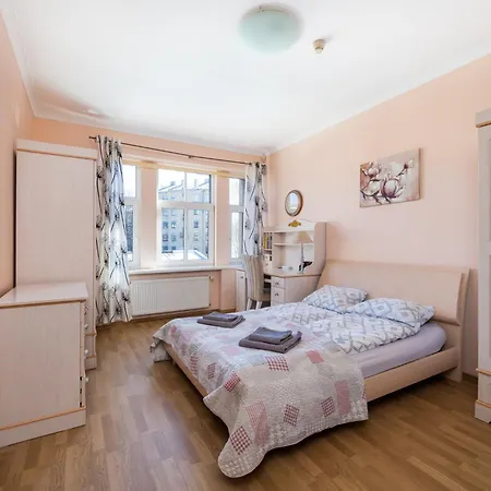 Large 3br With Balcony 5 Min To Old Town By Tram Apartment Riga
