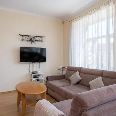 Large 3br With Balcony 5 Min To Old Town By Tram Apartment Riga